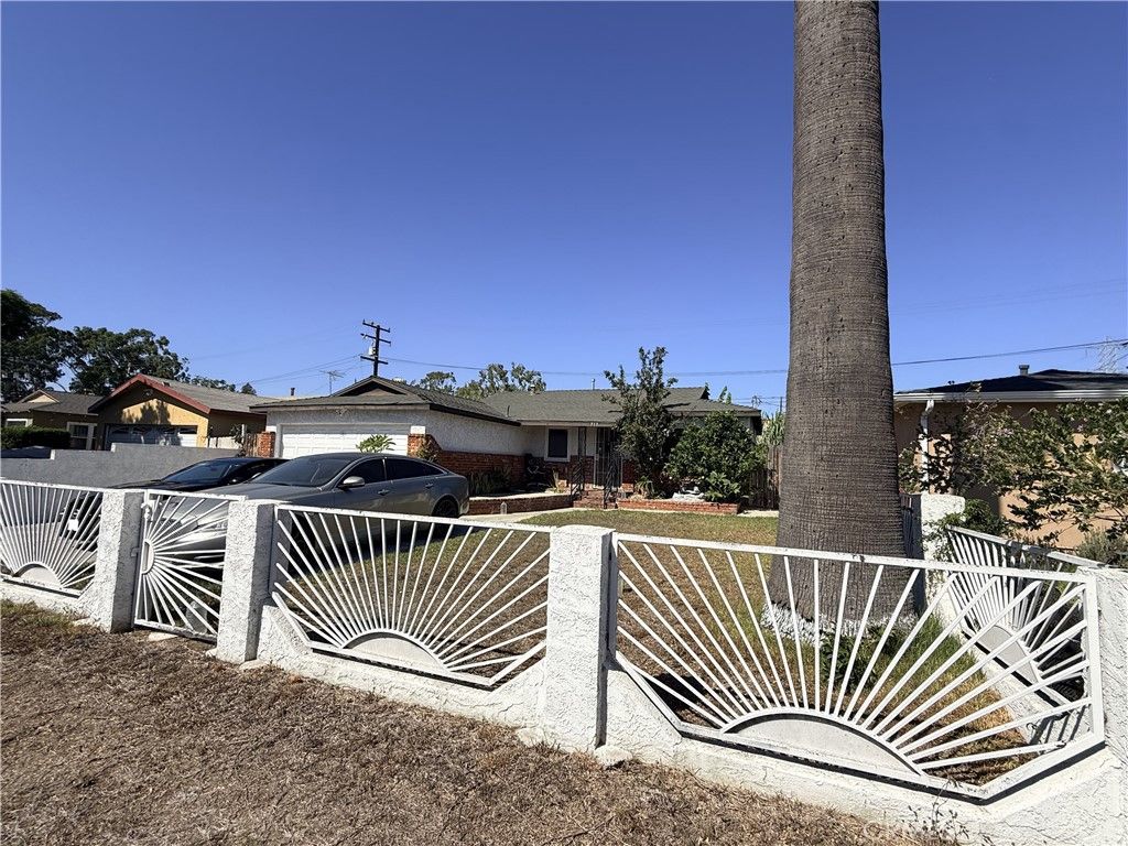 717 E Santa Rita, Compton, CA 90220 — photo 4