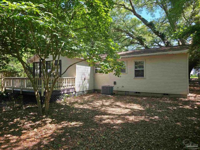 1516 Zenda St, Pensacola, FL 32514