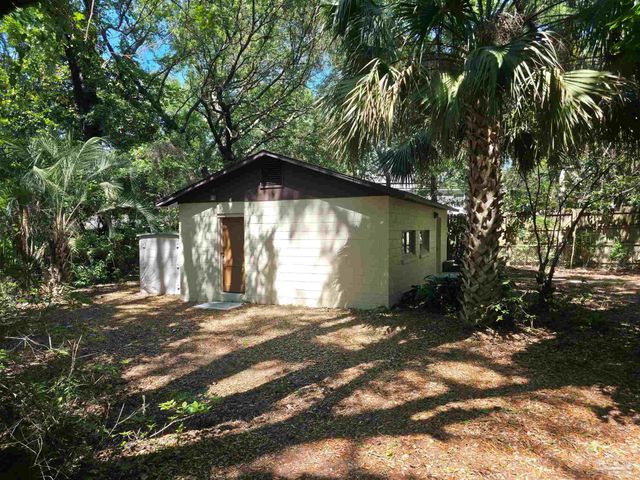 1516 Zenda St, Pensacola, FL 32514