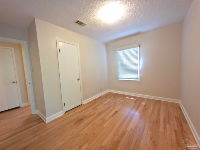 1516 Zenda St, Pensacola, FL 32514