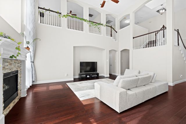 812 Forest Hollow Drive, Hurst, TX 76053