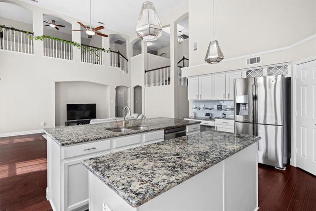 812 Forest Hollow Drive, Hurst, TX 76053