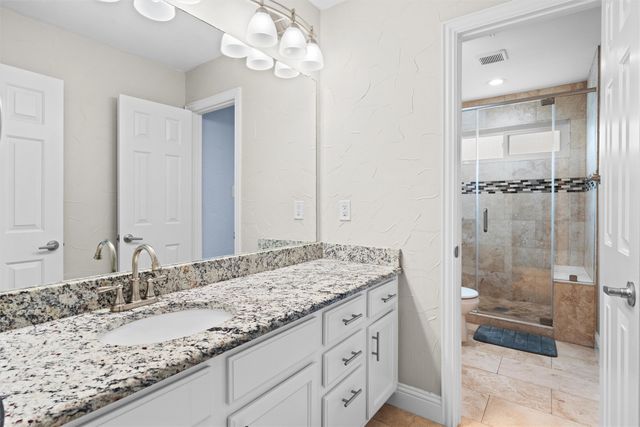812 Forest Hollow Drive, Hurst, TX 76053