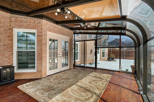 812 Forest Hollow Drive, Hurst, TX 76053