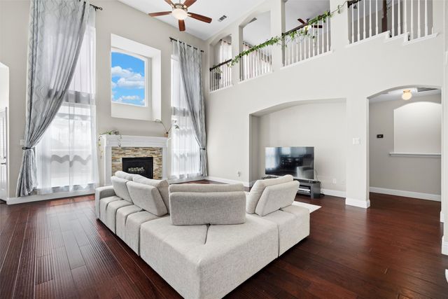 812 Forest Hollow Drive, Hurst, TX 76053