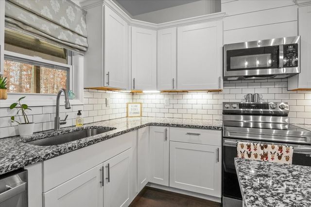 8011 Valley Rd, Nunnelly, TN 37137