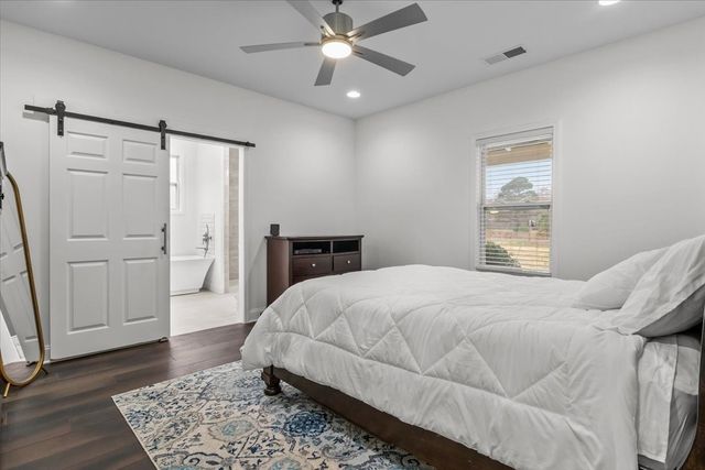 8011 Valley Rd, Nunnelly, TN 37137