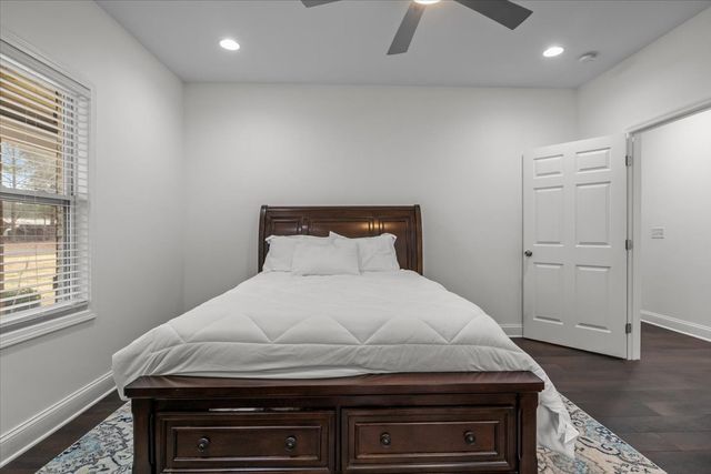 8011 Valley Rd, Nunnelly, TN 37137