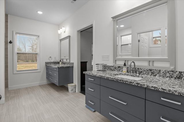 8011 Valley Rd, Nunnelly, TN 37137