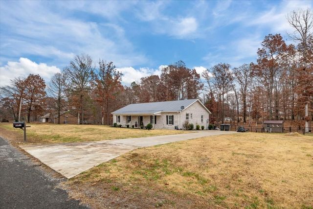 8011 Valley Rd, Nunnelly, TN 37137