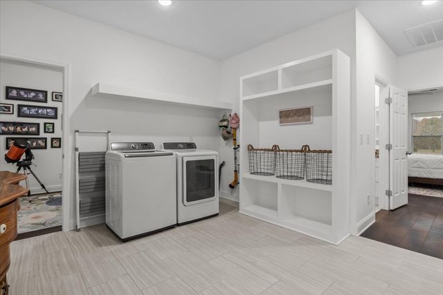 8011 Valley Rd, Nunnelly, TN 37137