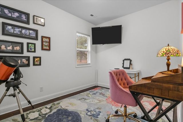 8011 Valley Rd, Nunnelly, TN 37137