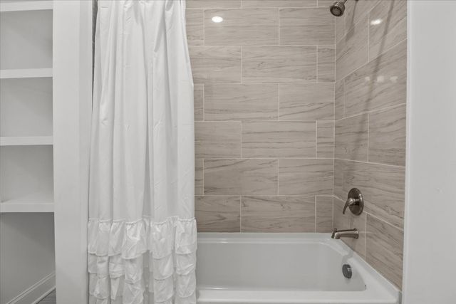 8011 Valley Rd, Nunnelly, TN 37137