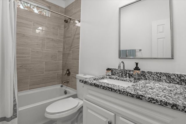 8011 Valley Rd, Nunnelly, TN 37137