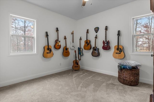 8011 Valley Rd, Nunnelly, TN 37137