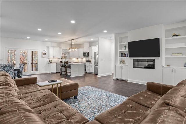 8011 Valley Rd, Nunnelly, TN 37137