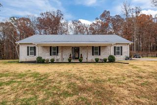 8011 Valley Rd, Nunnelly, TN 37137