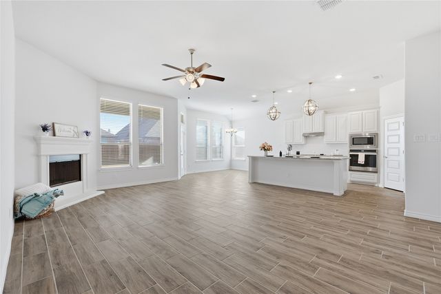 112 Mockingbird Hill, Joshua, TX 76058