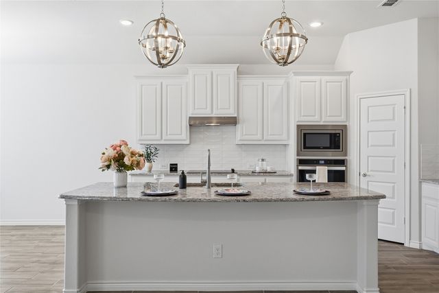 112 Mockingbird Hill, Joshua, TX 76058