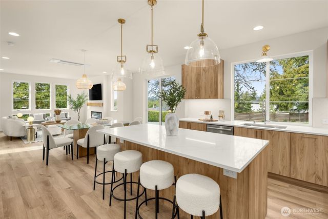 1864 1st Street, Kirkland, WA 98033