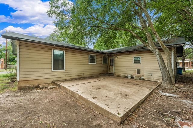 901 Ford St, Kerrville, TX 78028