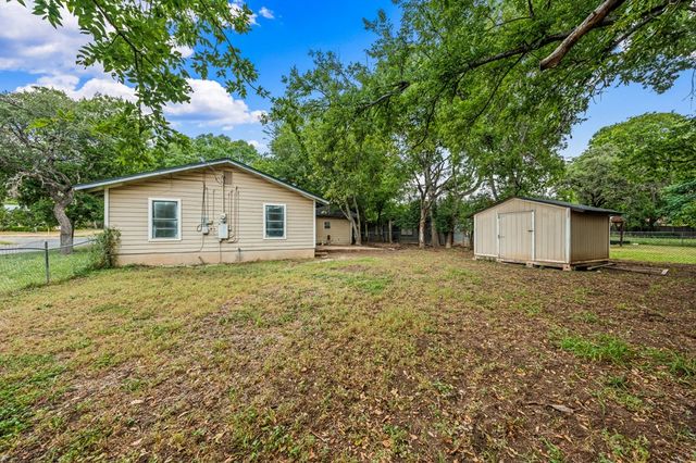 901 Ford St, Kerrville, TX 78028