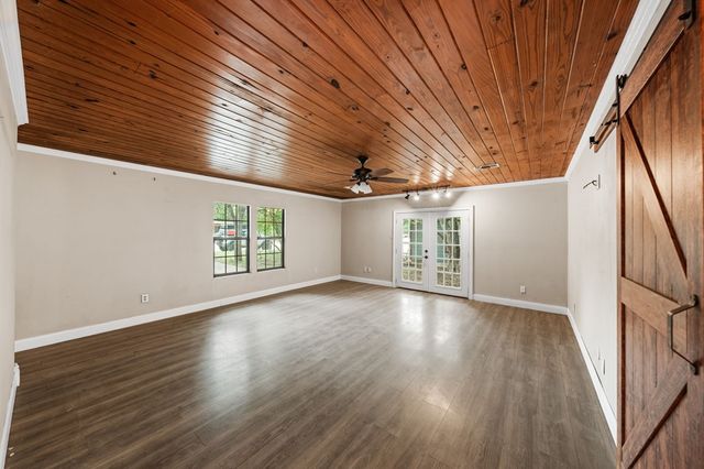 901 Ford St, Kerrville, TX 78028