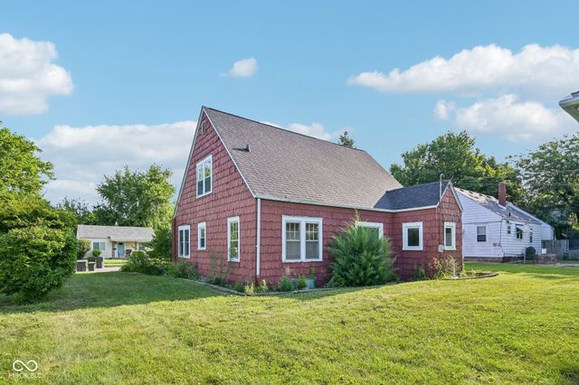 327 E 37th Street, Anderson, IN 46013