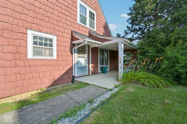 327 E 37th Street, Anderson, IN 46013