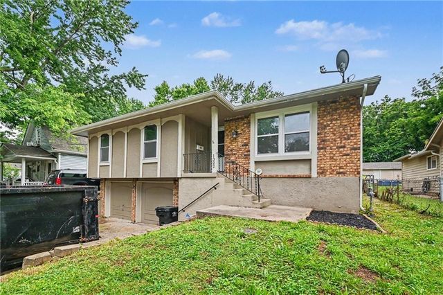 1322 S Hocker Avenue, Independence, MO 64055