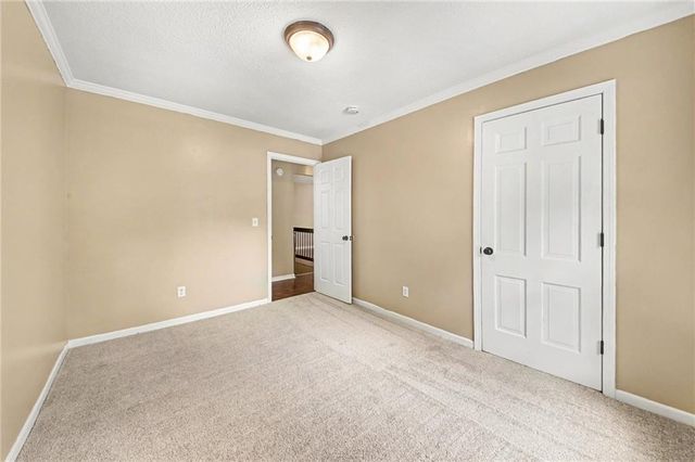 1322 S Hocker Avenue, Independence, MO 64055