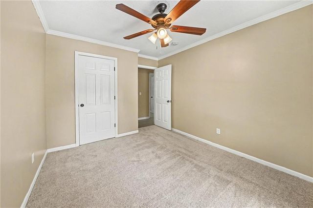 1322 S Hocker Avenue, Independence, MO 64055