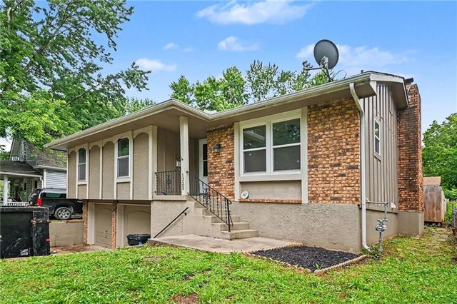 1322 S Hocker Avenue, Independence, MO 64055