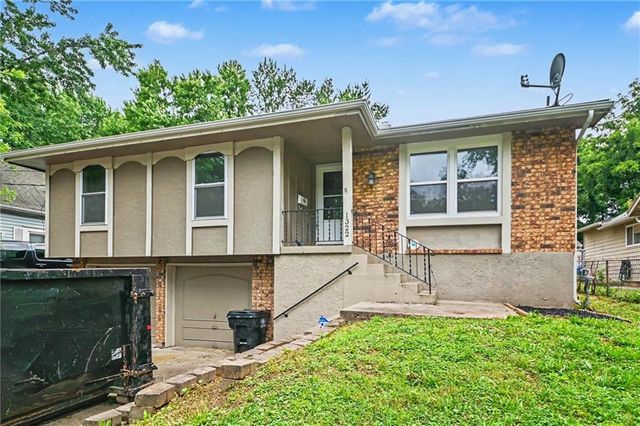 1322 S Hocker Avenue, Independence, MO 64055