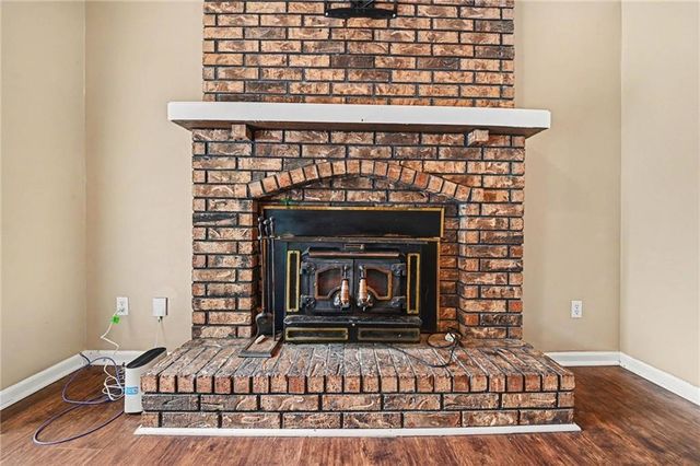 1322 S Hocker Avenue, Independence, MO 64055