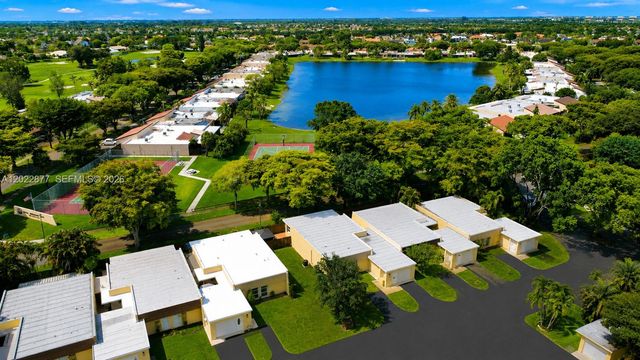 7332 Bay Hill Dr, Hialeah, FL 33015