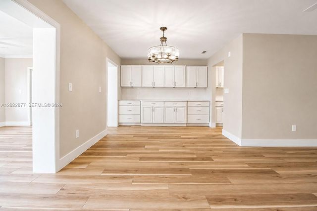 7332 Bay Hill Dr, Hialeah, FL 33015