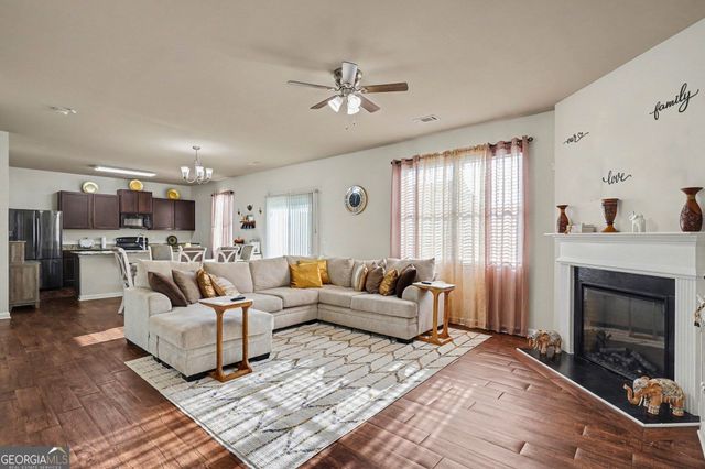 1889 Sea Oats Drive, Hampton, GA 30228