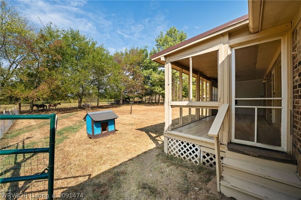 122 Julie Drive 122 Julie Drive