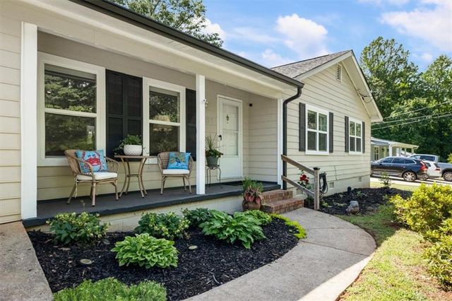 5627 Pinewood Drive, Flowery Branch, GA 30542