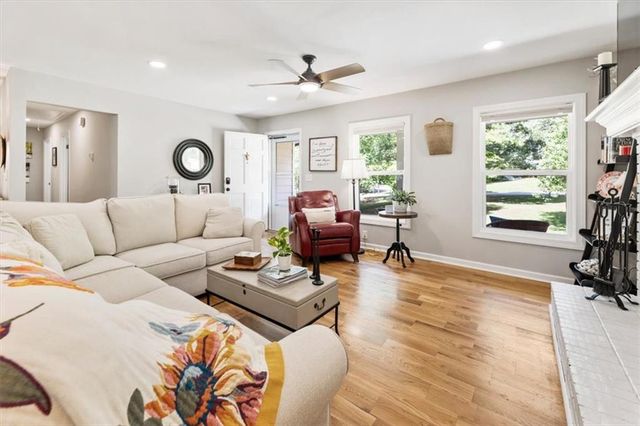5627 Pinewood Drive, Flowery Branch, GA 30542