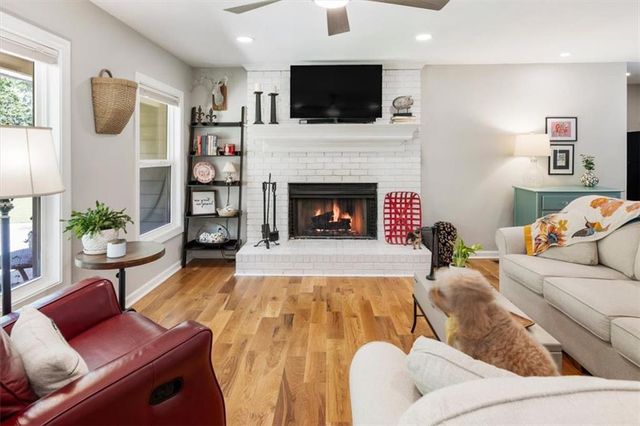 5627 Pinewood Drive, Flowery Branch, GA 30542