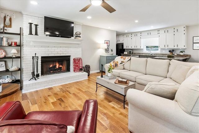 5627 Pinewood Drive, Flowery Branch, GA 30542
