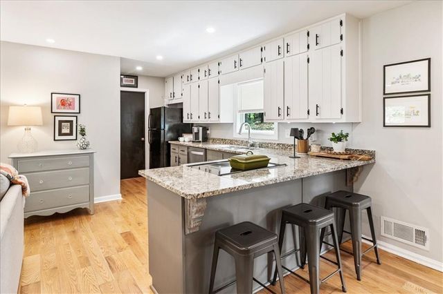 5627 Pinewood Drive, Flowery Branch, GA 30542