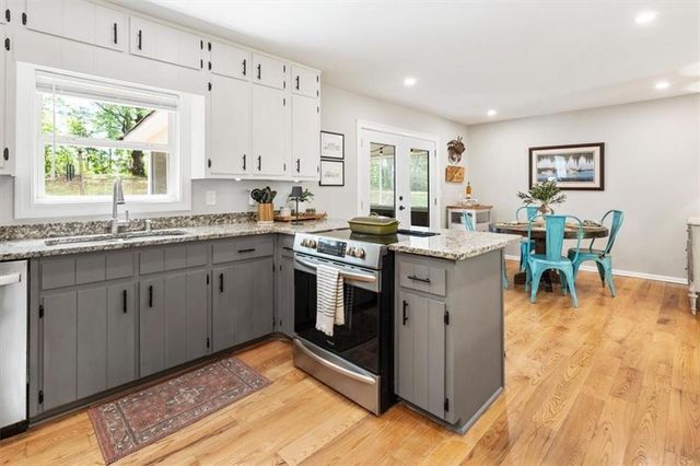 5627 Pinewood Drive, Flowery Branch, GA 30542