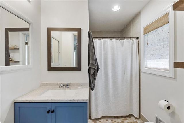 5627 Pinewood Drive, Flowery Branch, GA 30542