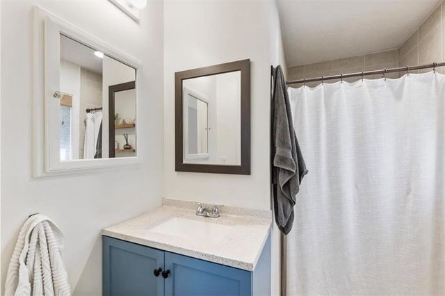 5627 Pinewood Drive, Flowery Branch, GA 30542