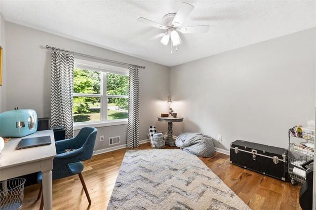 5627 Pinewood Drive, Flowery Branch, GA 30542