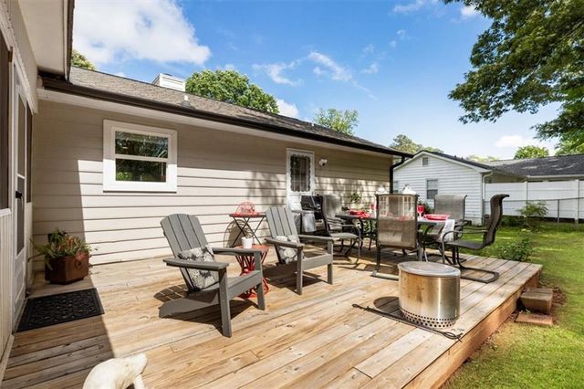 5627 Pinewood Drive, Flowery Branch, GA 30542