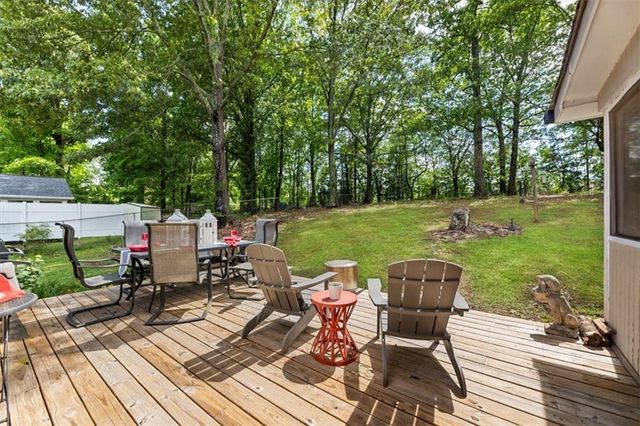 5627 Pinewood Drive, Flowery Branch, GA 30542